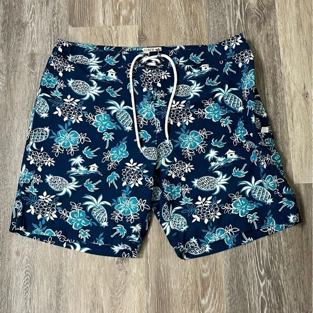 J.Crew Factory men’s Flex Swimwear pineapple print board shorts, size 38.